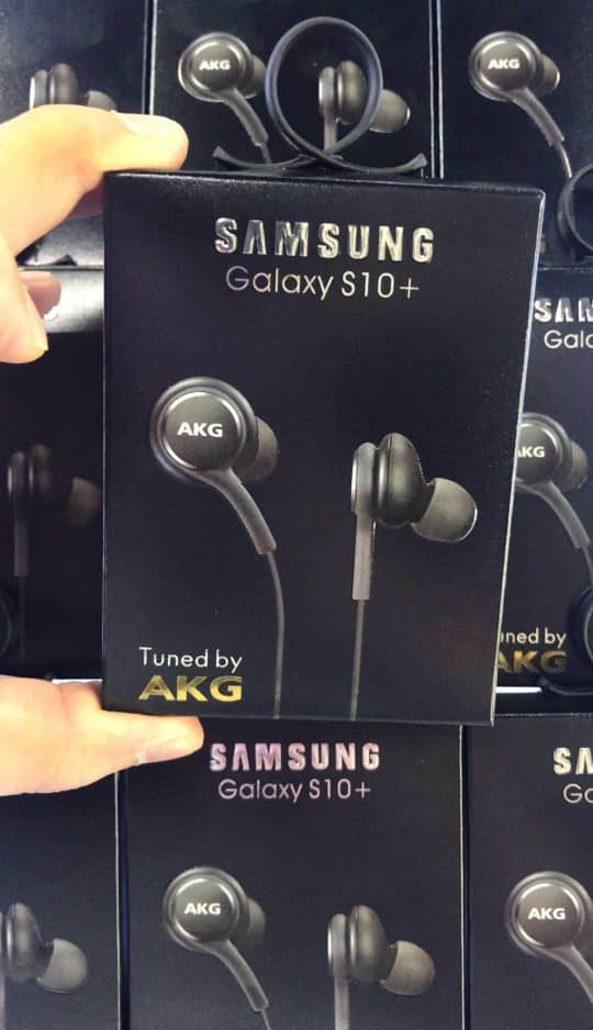 samsung S10 akg earphone